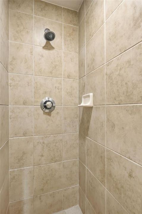 На продажу: $175,000 (3 спален, 2 ванн, 1200 Квадратных фут)