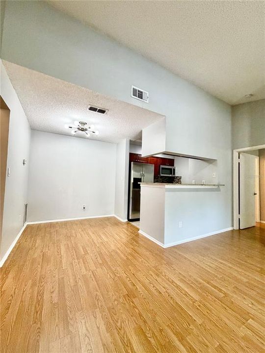 For Rent: $1,650 (2 beds, 2 baths, 918 Square Feet)
