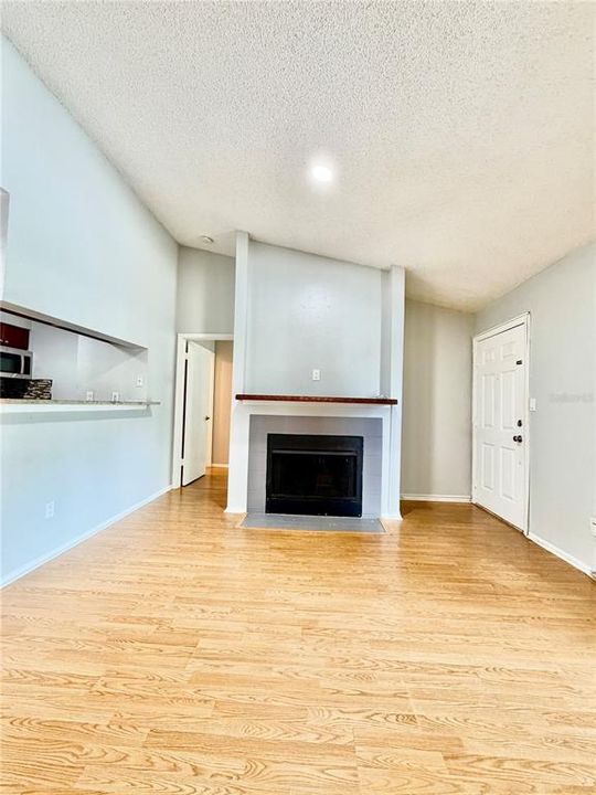 For Rent: $1,650 (2 beds, 2 baths, 918 Square Feet)