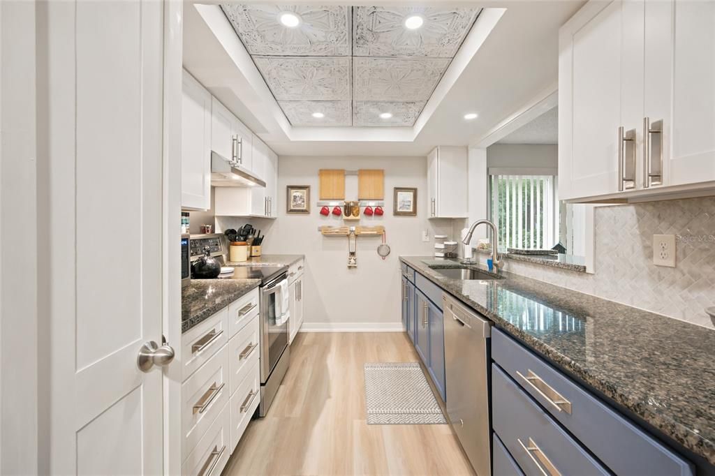 For Sale: $239,000 (3 beds, 2 baths, 1528 Square Feet)