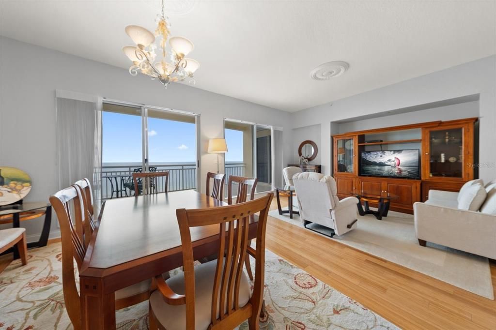 For Sale: $1,695,000 (3 beds, 2 baths, 2288 Square Feet)