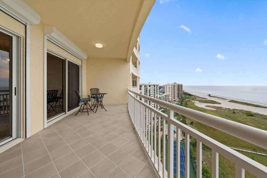 For Sale: $1,695,000 (3 beds, 2 baths, 2288 Square Feet)