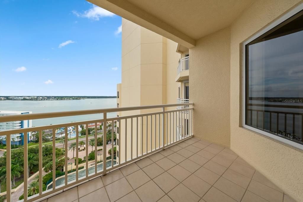 For Sale: $1,695,000 (3 beds, 2 baths, 2288 Square Feet)
