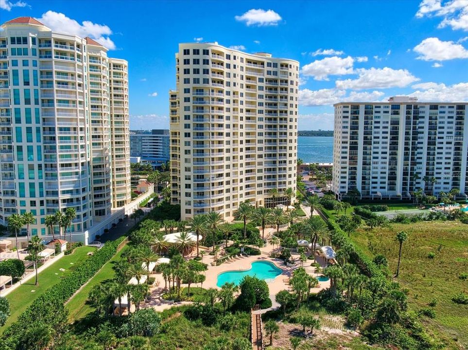 For Sale: $1,695,000 (3 beds, 2 baths, 2288 Square Feet)