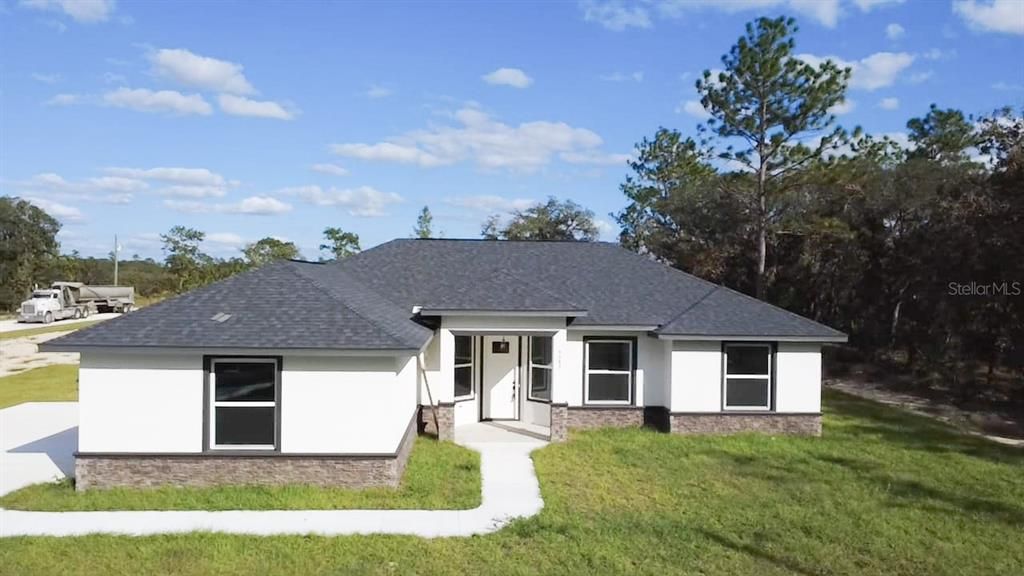 For Sale: $395,000 (4 beds, 2 baths, 1706 Square Feet)