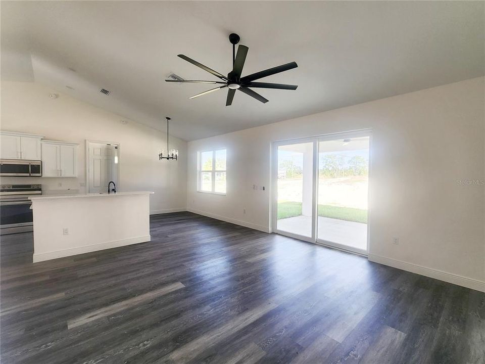 For Sale: $395,000 (4 beds, 2 baths, 1706 Square Feet)