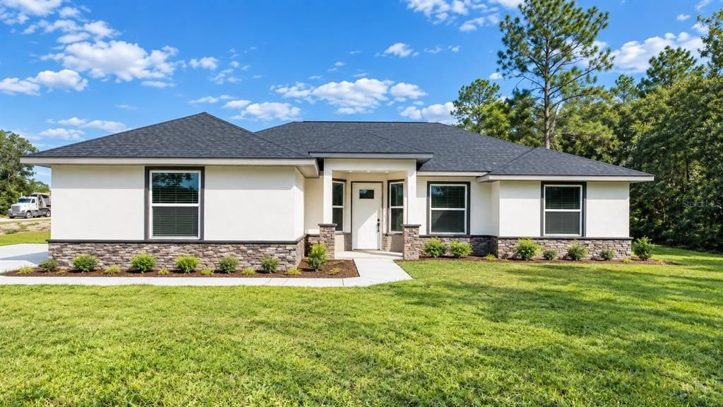 For Sale: $395,000 (4 beds, 2 baths, 1706 Square Feet)