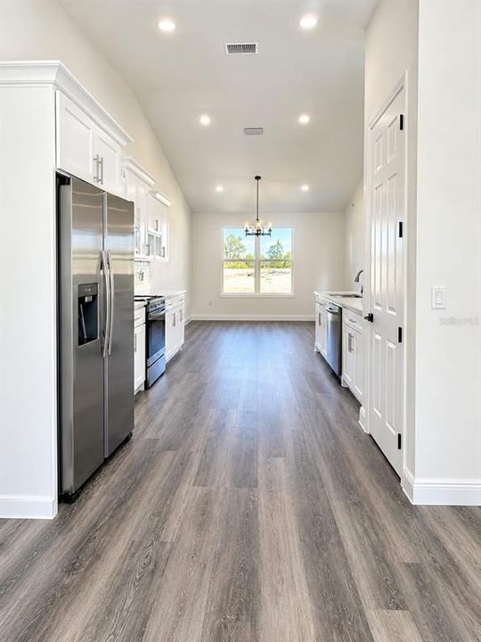 For Sale: $395,000 (4 beds, 2 baths, 1706 Square Feet)