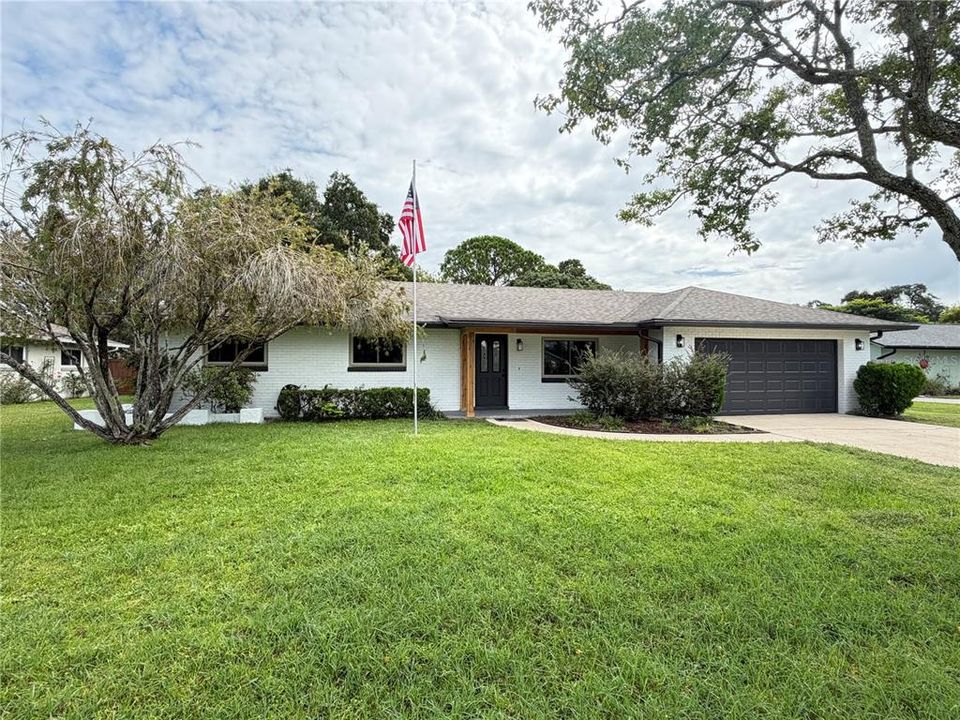 En Venta: $444,900 (3 camas, 2 baños, 1614 Pies cuadrados)