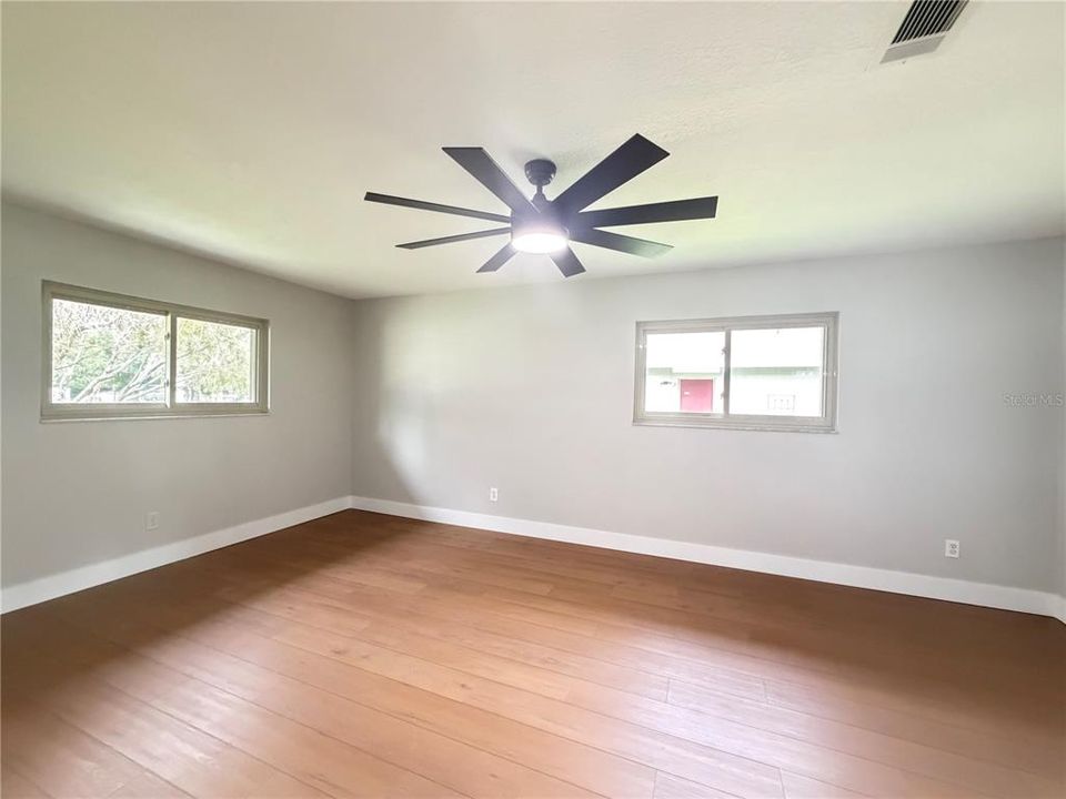 En Venta: $444,900 (3 camas, 2 baños, 1614 Pies cuadrados)