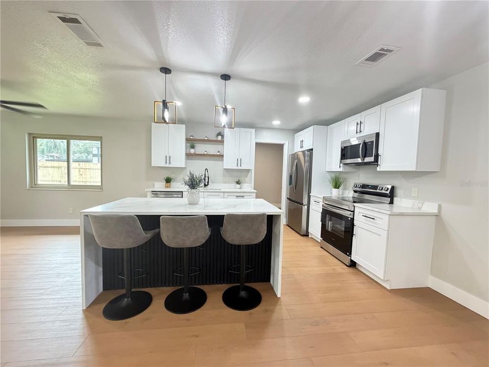 En Venta: $444,900 (3 camas, 2 baños, 1614 Pies cuadrados)