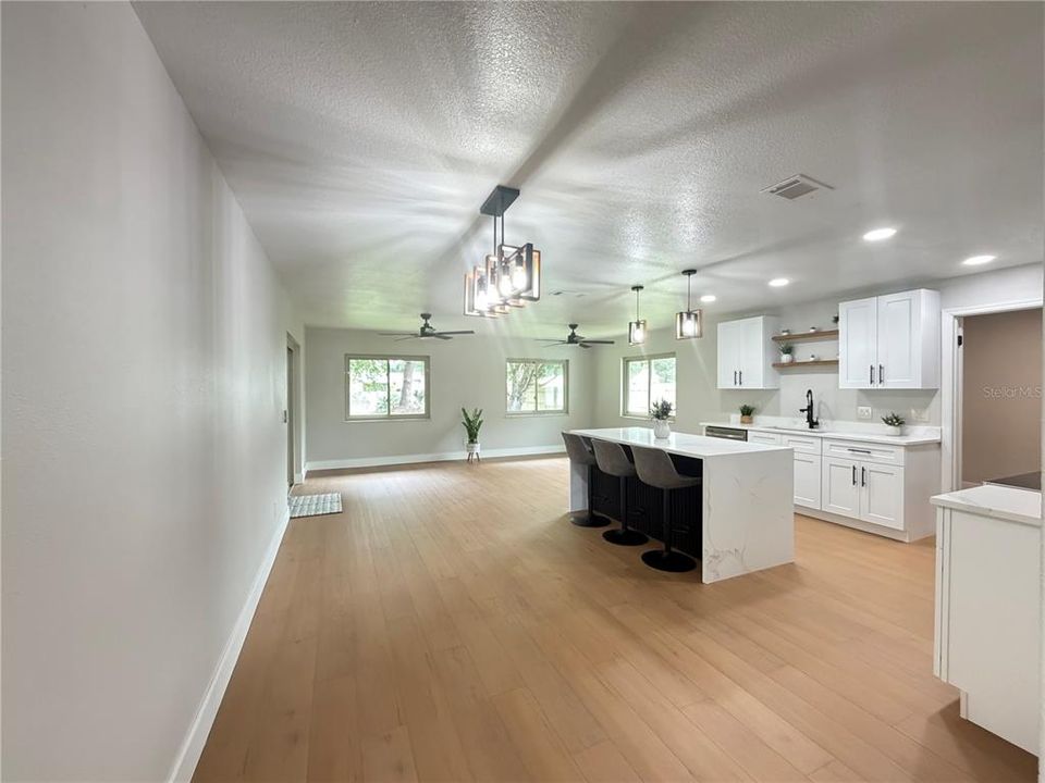En Venta: $444,900 (3 camas, 2 baños, 1614 Pies cuadrados)