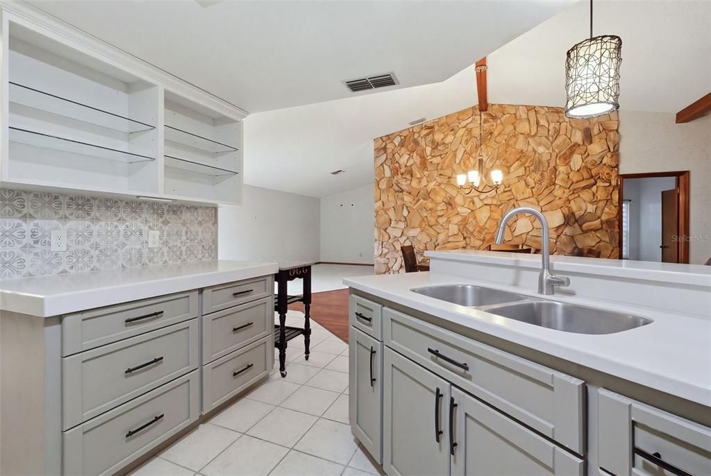 En Venta: $525,000 (3 camas, 2 baños, 2958 Pies cuadrados)