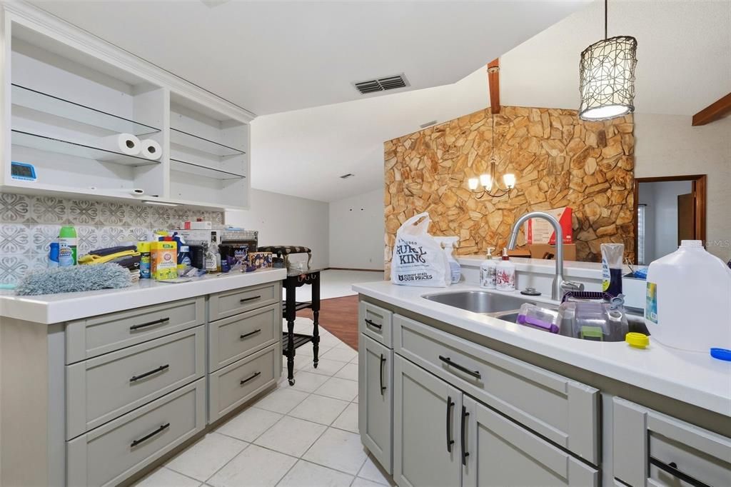 En Venta: $525,000 (3 camas, 2 baños, 2958 Pies cuadrados)