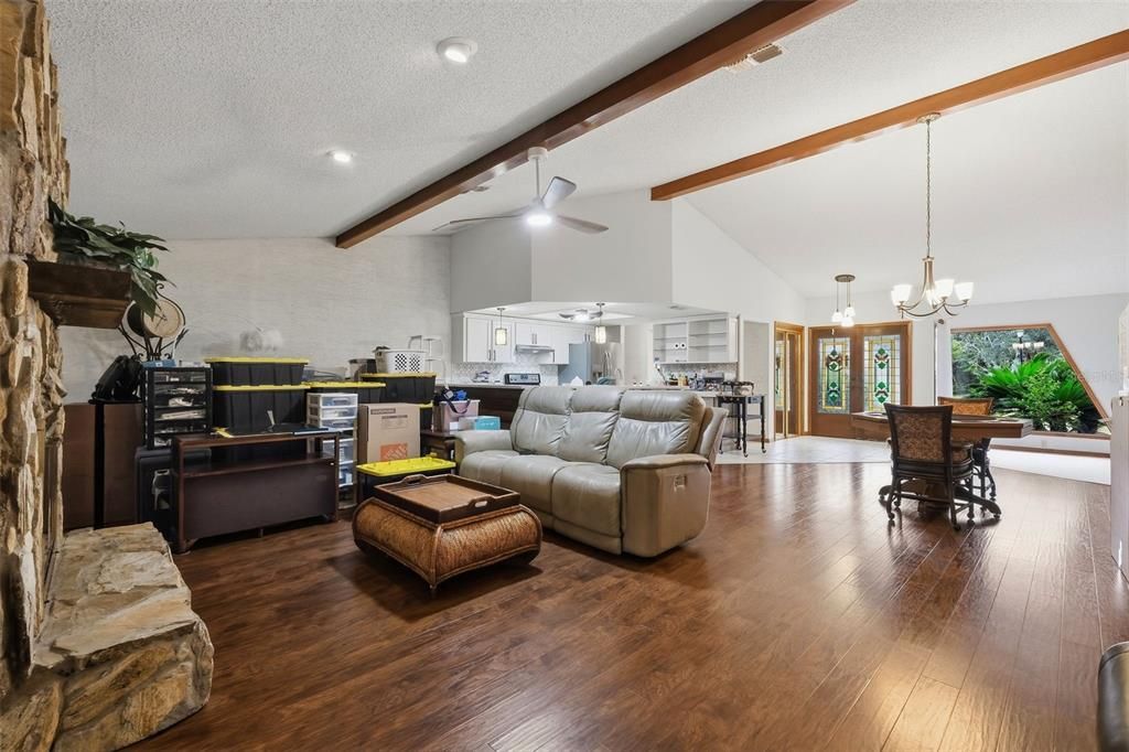 En Venta: $525,000 (3 camas, 2 baños, 2958 Pies cuadrados)