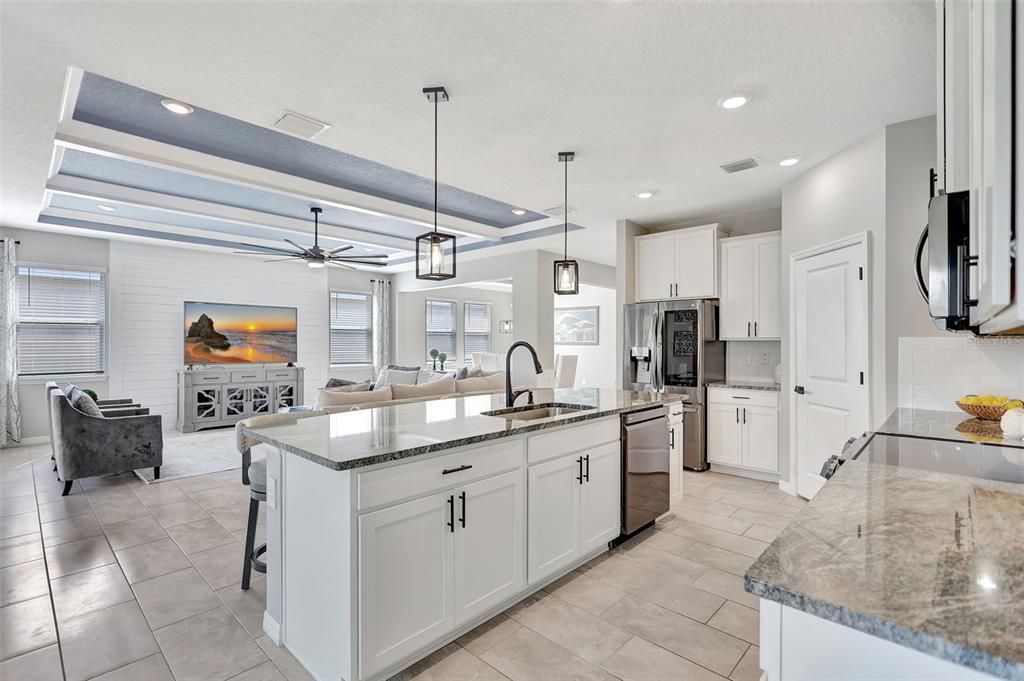 Active With Contract: $3,950 (4 beds, 3 baths, 2828 Square Feet)