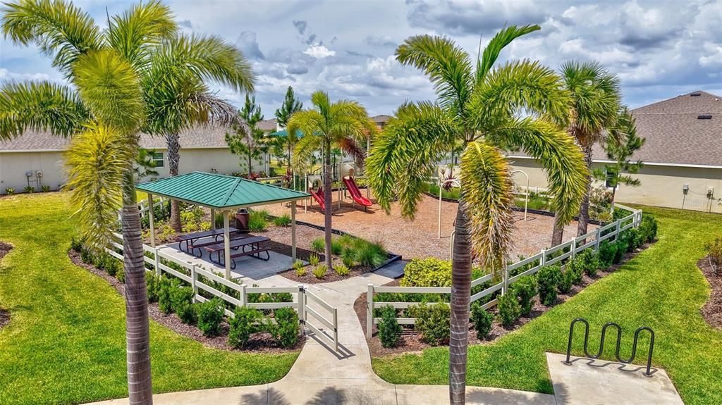 Active With Contract: $3,950 (4 beds, 3 baths, 2828 Square Feet)