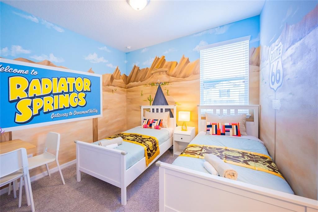 For Sale: $529,000 (6 beds, 4 baths, 2987 Square Feet)