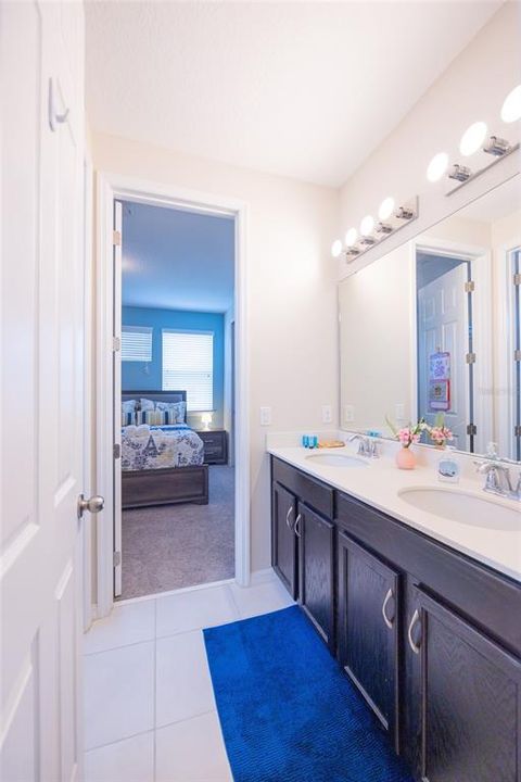 For Sale: $529,000 (6 beds, 4 baths, 2987 Square Feet)