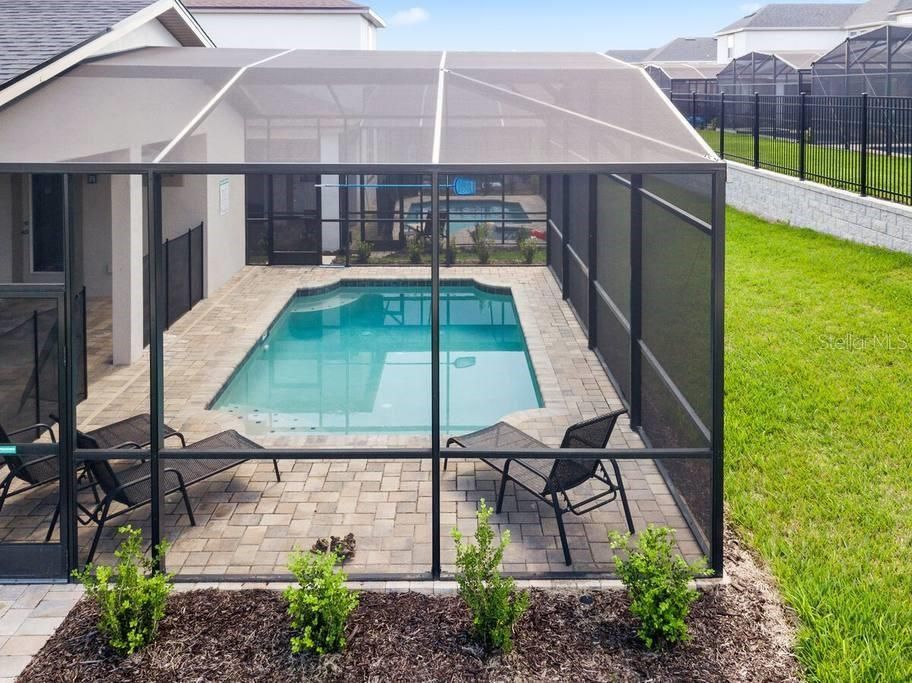 For Sale: $529,000 (6 beds, 4 baths, 2987 Square Feet)