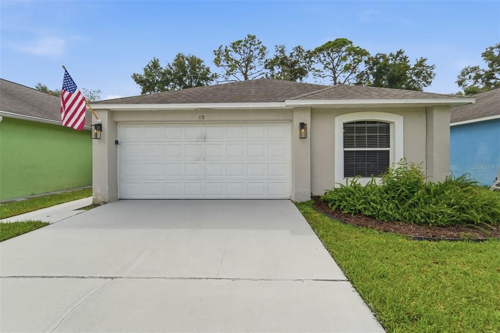 For Sale: $299,900 (3 beds, 2 baths, 1332 Square Feet)