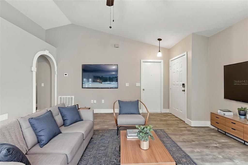 For Sale: $299,900 (3 beds, 2 baths, 1332 Square Feet)