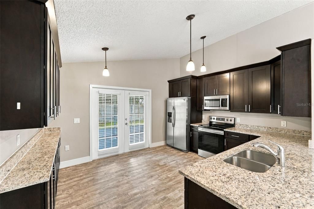 For Sale: $299,900 (3 beds, 2 baths, 1332 Square Feet)