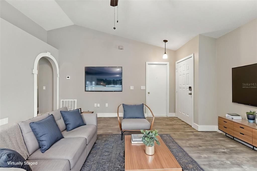 For Sale: $299,900 (3 beds, 2 baths, 1332 Square Feet)