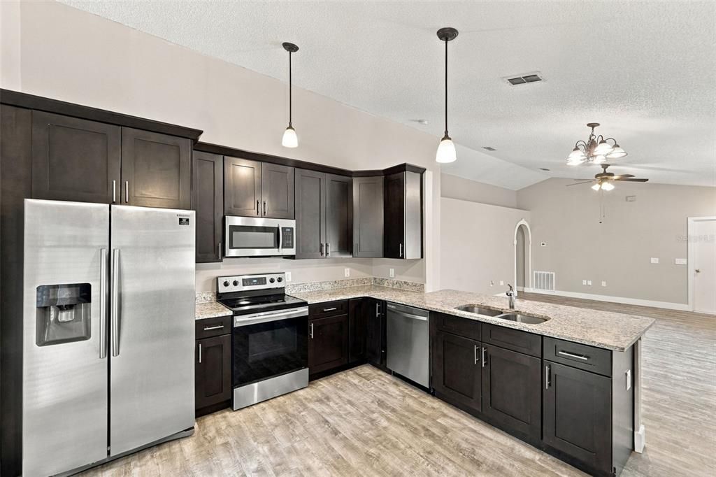 For Sale: $299,900 (3 beds, 2 baths, 1332 Square Feet)