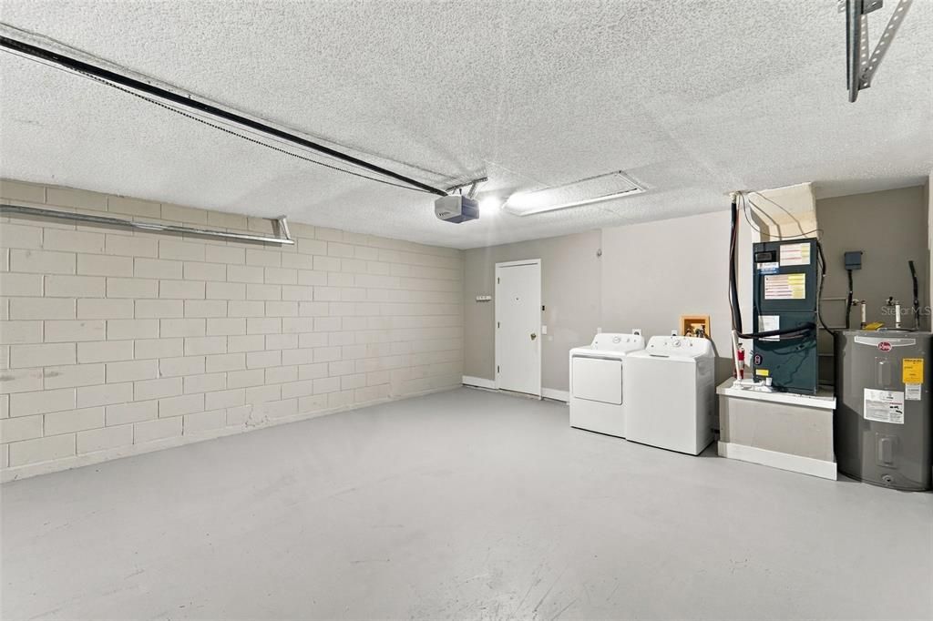 For Sale: $299,900 (3 beds, 2 baths, 1332 Square Feet)