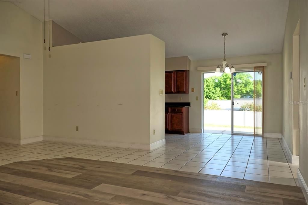 For Rent: $1,895 (3 beds, 2 baths, 1268 Square Feet)
