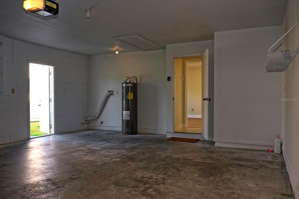 For Rent: $1,895 (3 beds, 2 baths, 1268 Square Feet)
