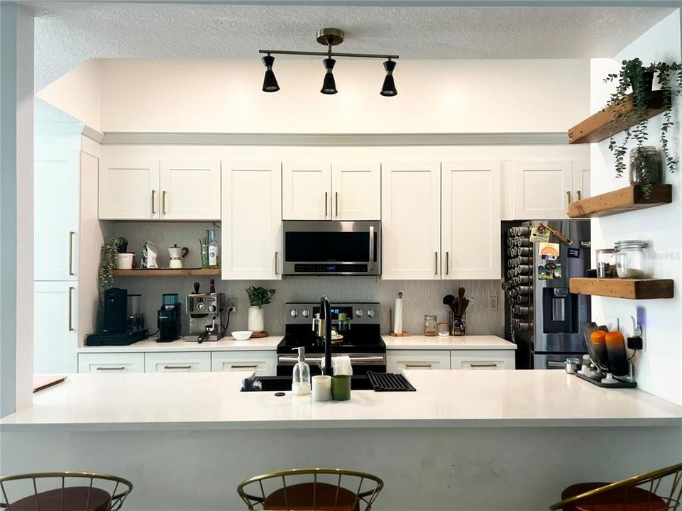 For Rent: $2,375 (2 beds, 2 baths, 1438 Square Feet)