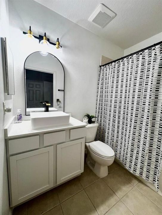 For Rent: $2,375 (2 beds, 2 baths, 1438 Square Feet)