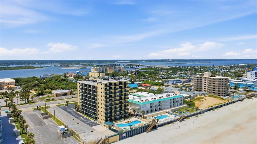 На продажу: $289,900 (1 спален, 1 ванн, 600 Квадратных фут)