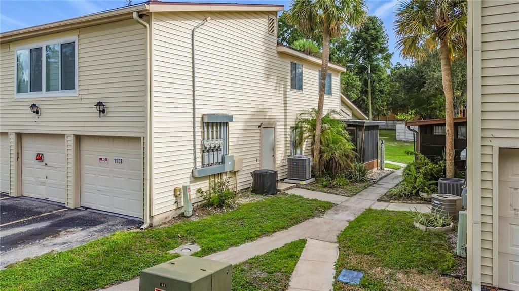 На продажу: $189,900 (2 спален, 1 ванн, 1012 Квадратных фут)
