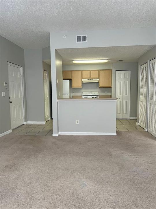 For Rent: $1,350 (1 beds, 1 baths, 643 Square Feet)