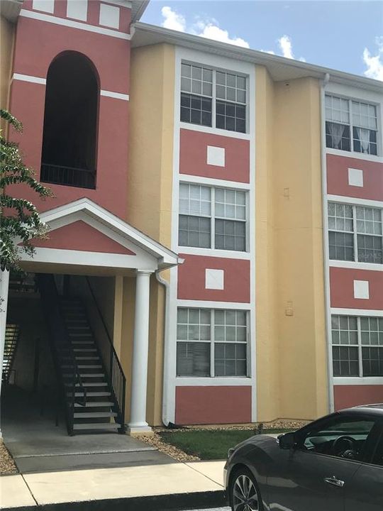 For Rent: $1,350 (1 beds, 1 baths, 643 Square Feet)