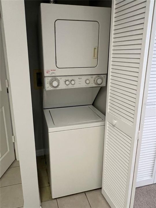 For Rent: $1,350 (1 beds, 1 baths, 643 Square Feet)