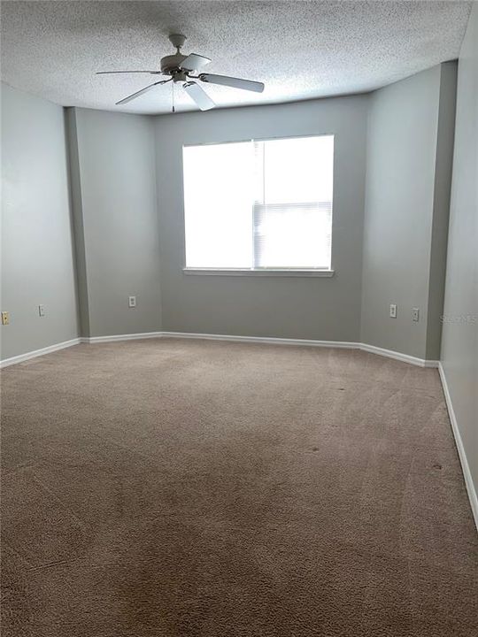 For Rent: $1,350 (1 beds, 1 baths, 643 Square Feet)