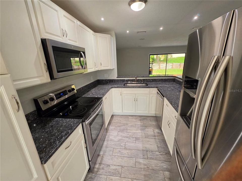 For Rent: $2,300 (3 beds, 2 baths, 1502 Square Feet)