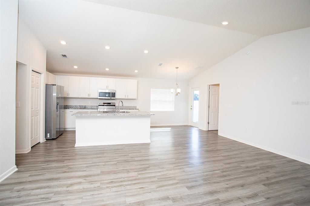 For Sale: $339,990 (3 beds, 2 baths, 1486 Square Feet)