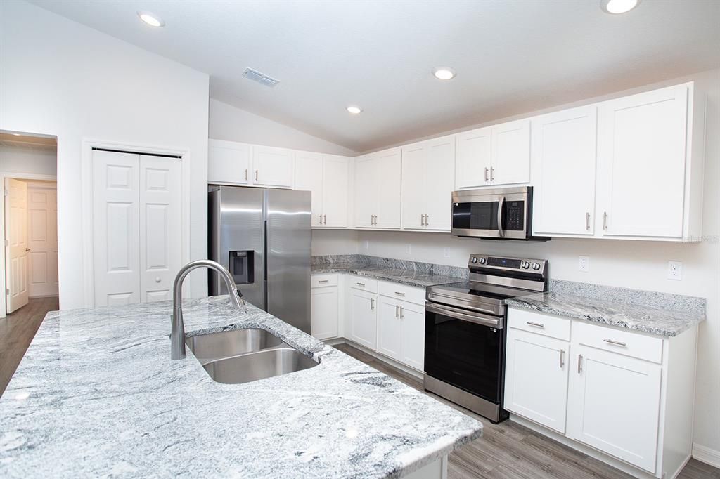 For Sale: $339,990 (3 beds, 2 baths, 1486 Square Feet)