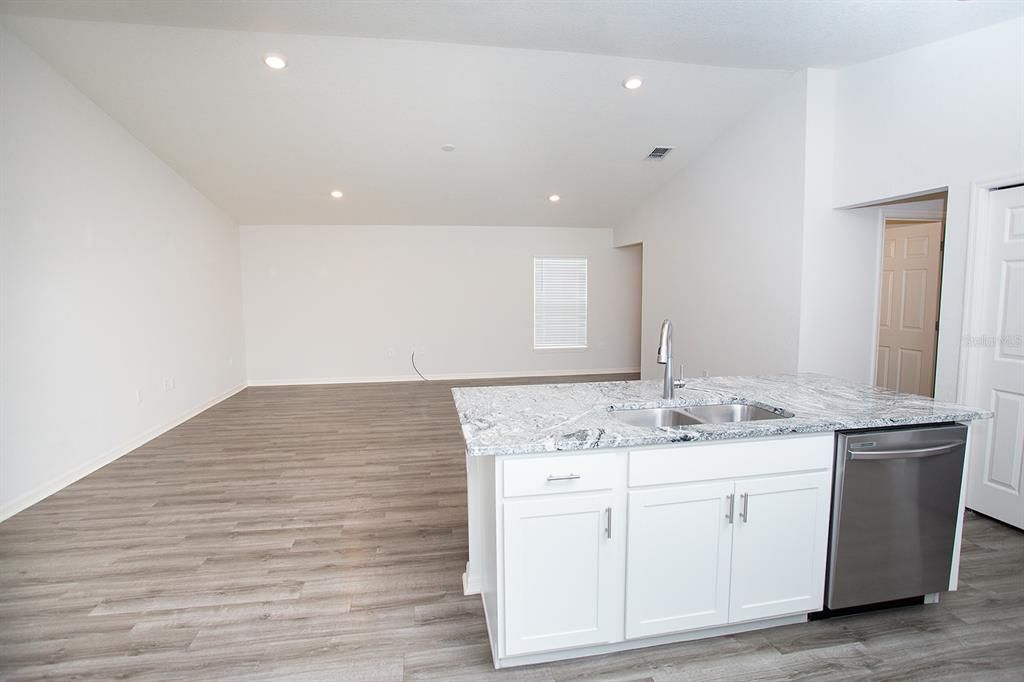 For Sale: $339,990 (3 beds, 2 baths, 1486 Square Feet)