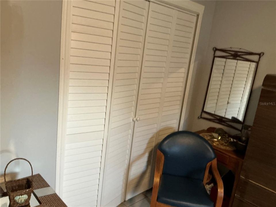 For Sale: $209,000 (2 beds, 1 baths, 832 Square Feet)