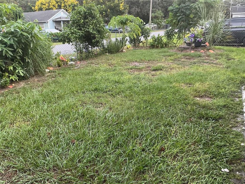 For Sale: $209,000 (2 beds, 1 baths, 832 Square Feet)