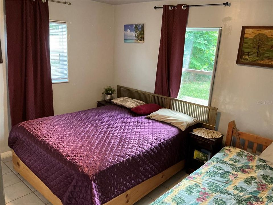 For Sale: $209,000 (2 beds, 1 baths, 832 Square Feet)