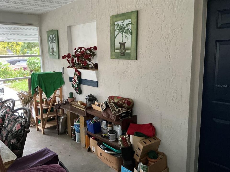 For Sale: $209,000 (2 beds, 1 baths, 832 Square Feet)