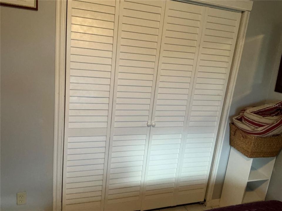 For Sale: $209,000 (2 beds, 1 baths, 832 Square Feet)