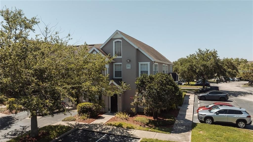 For Rent: $1,450 (1 beds, 1 baths, 776 Square Feet)